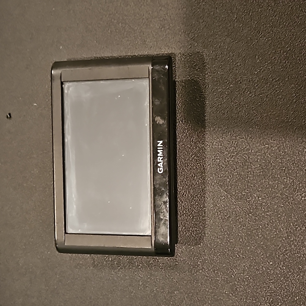 Garmin Nüvi 42 Automotive Mountable Portable GPS NWOT